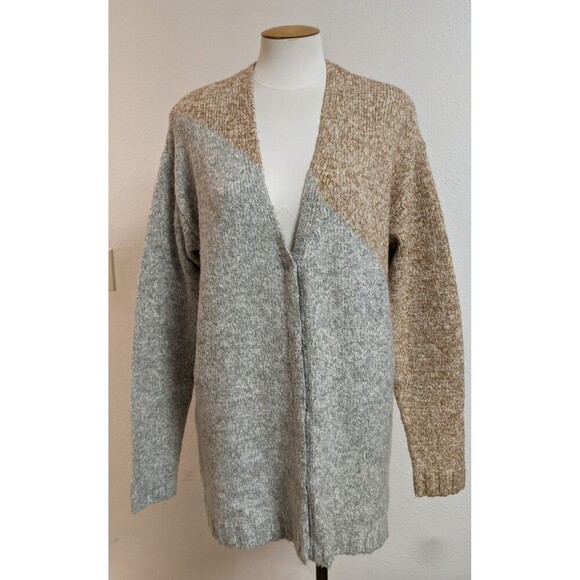 Women's Cabi # 3886 Tilt Cardigan Snap Front Diagonal Color Block Size Small - Picture 2 of 12